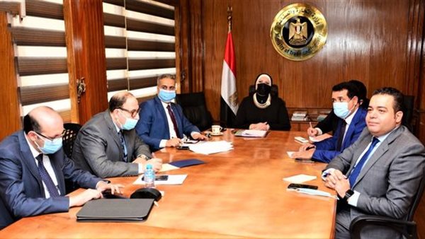 لقاء وزيرة الصناعة