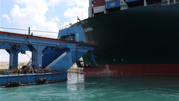 الكراكة مشهور والسفينة