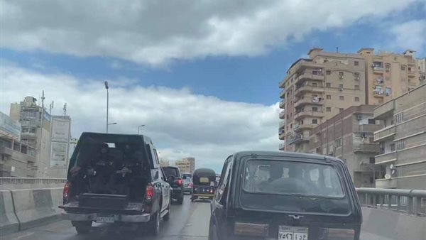 توك توك فى موكب وزيرة