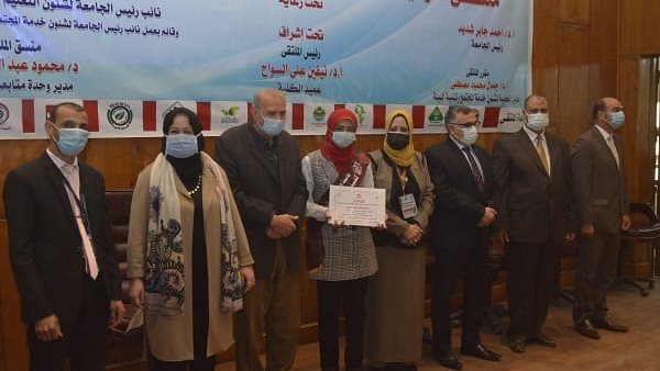 جانب من التكريم 