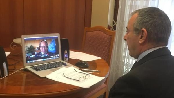  السفير طارق عادل