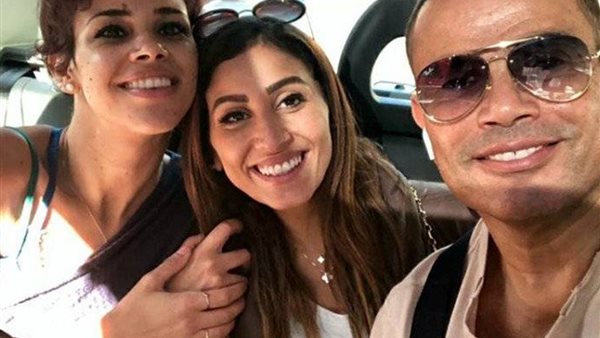 دينا الشربيني وابنة