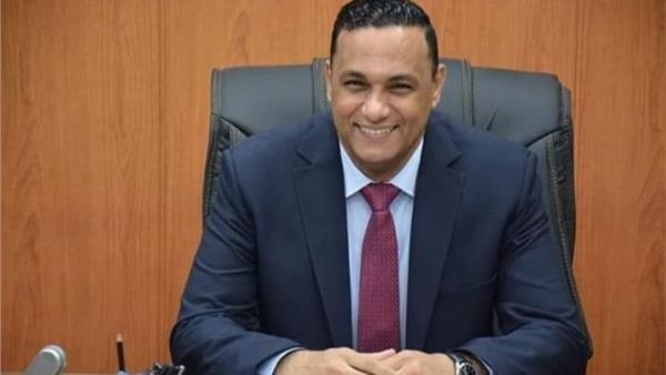 الدكتور أيمن مختار