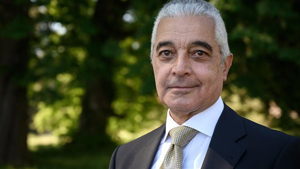 الدكتور عبد الحميد