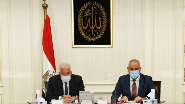 وزير الاسكان ومحافظ