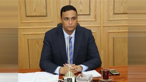 الدكتور أيمن مختار