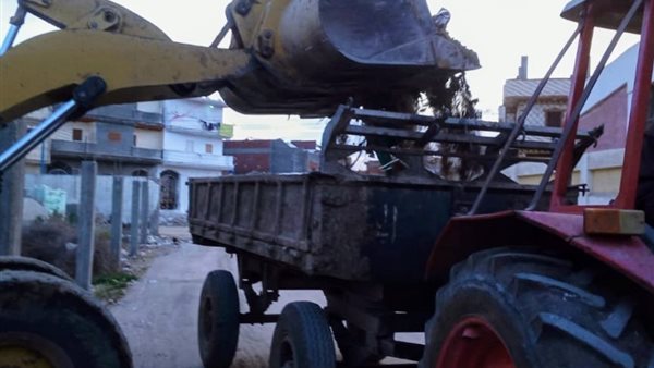 جانب من أعمال رفع