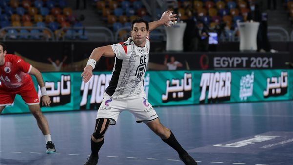 احمد الاحمر 