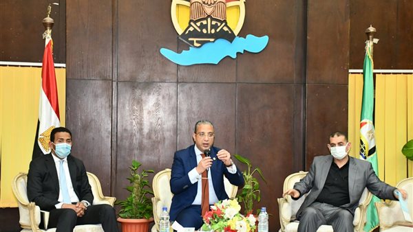 لقاء المحافظ