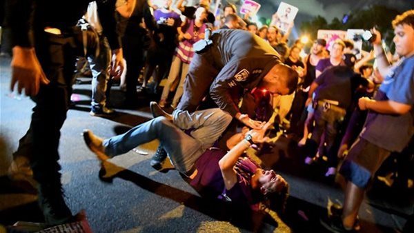 متظاهرين في تل أبيب