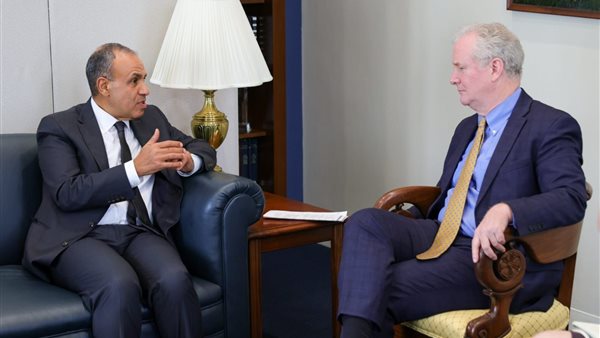 وزير الخارجية والسيناتور