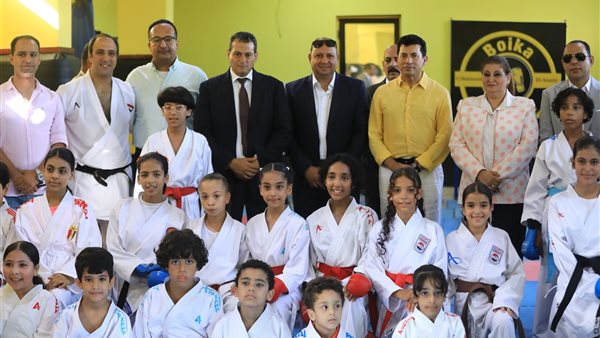 وزير الشباب والرياضة