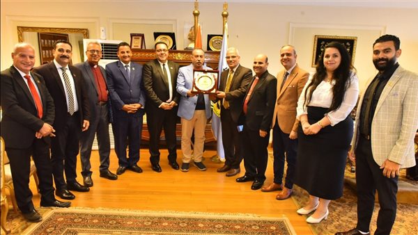 محافظ أسيوط