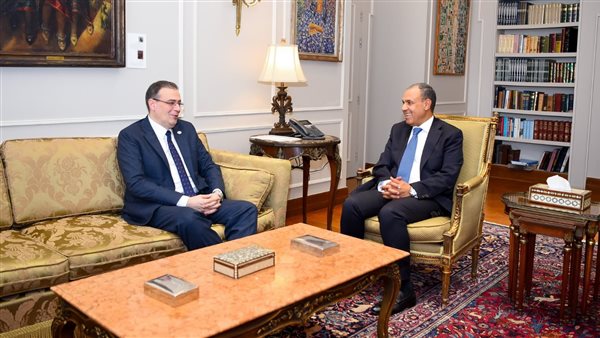 وزير الخارجية خلال