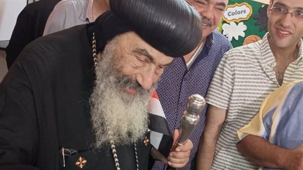 مطران بورسعيد يدلي