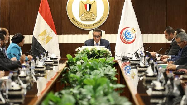 وزير الصحة خلال الاجتماع