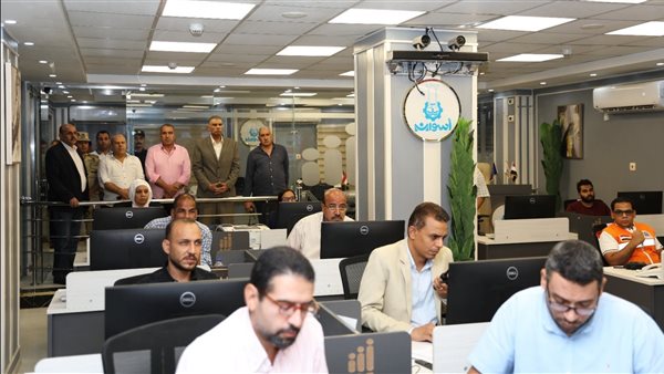 محافظ أسوان