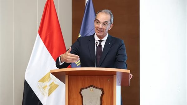  الدكتور عمرو طلعت