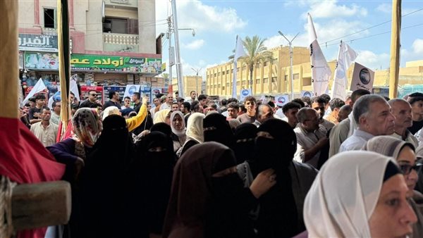 اللجان تكتظ بالناخبين