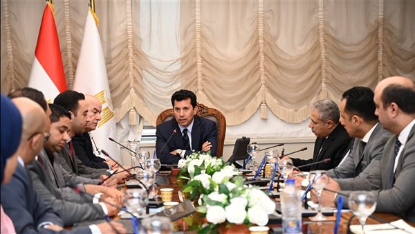 وزير الشباب والرياضة