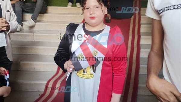 فرح بالفستان بعلم