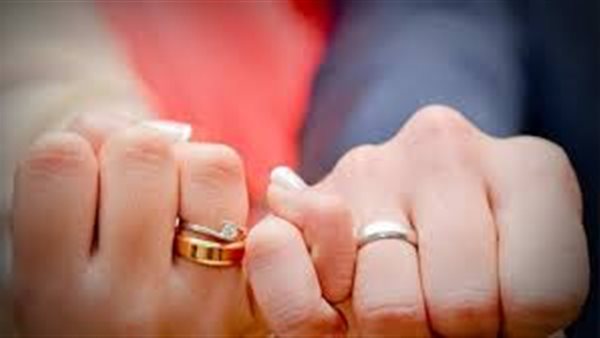 تفسير حلم خطوبة العزباء