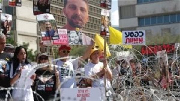 عائلات المحتجزين