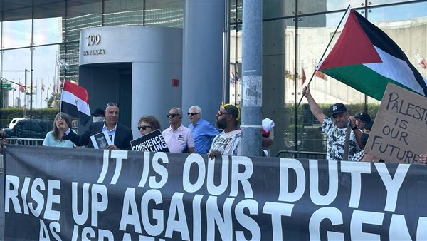 مصريون وفلسطينيون