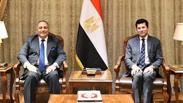 وزير الشباب والرياضة