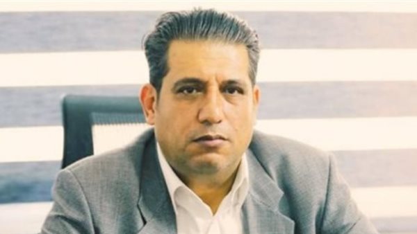 الكاتب الصحفي ثائر