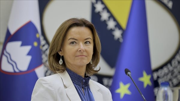  وزيرة الخارجية السلوفينية