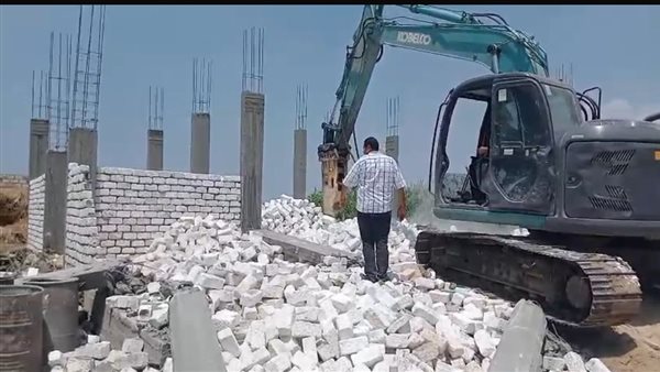 إزالة 37 حالة تعدى