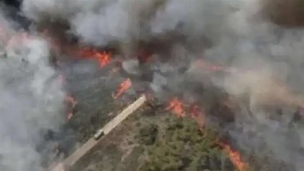 حرائق واسعة في لبنان