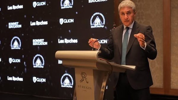 وزير السياحة والآثار