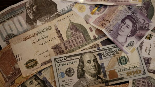 الجنيه يرتفع أمام