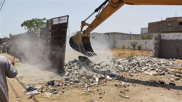 إزالة 39 حالة تعدي