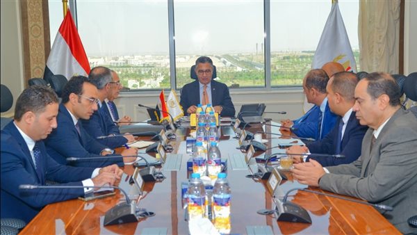 الدكتور شريف فاروق