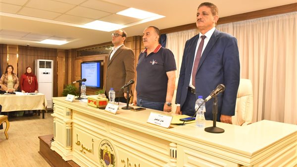  محافظ أسيوط