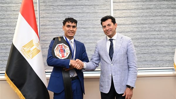  الدكتور أشرف صبحي