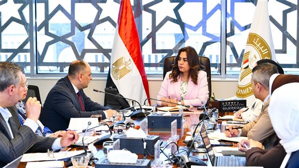 اجتماع وزيرة البيئة