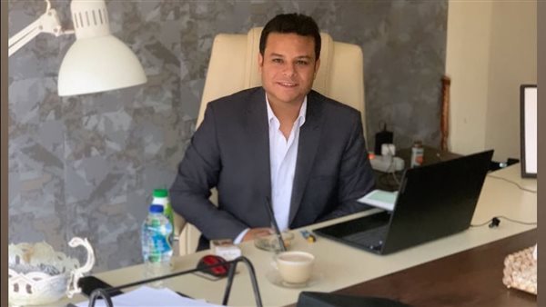 الخبير القانوني ياسر