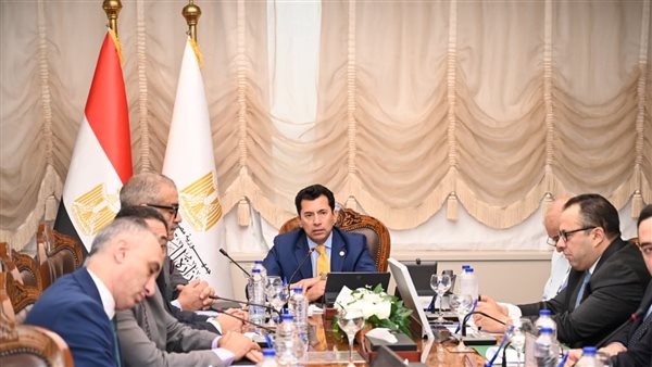 وزير الشباب والرياضة