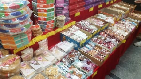 سلع فاسدة وغير صالحة