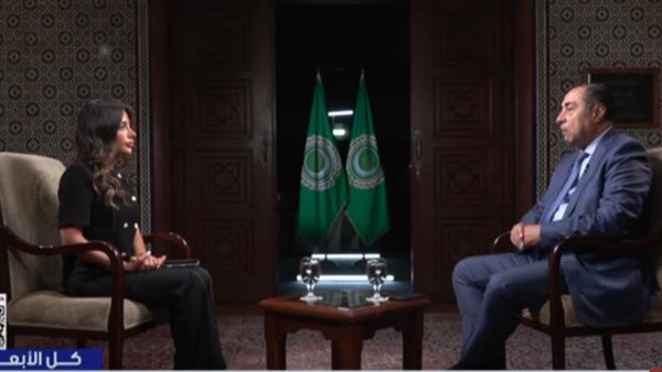  السفير حسام زكي