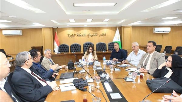  السيدة هند عبد الحليم