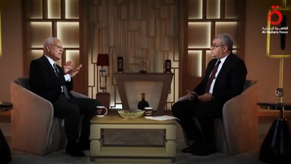  الإعلامي سمير عمر