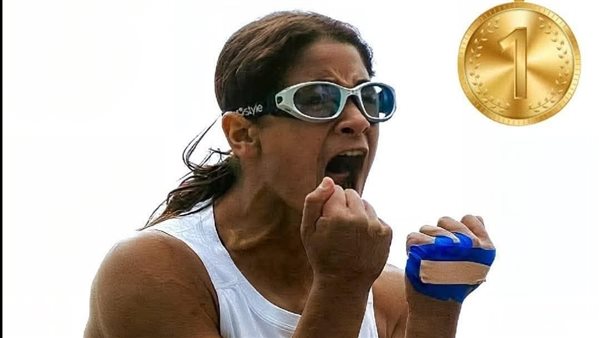 بطلة الخماسي الحديث