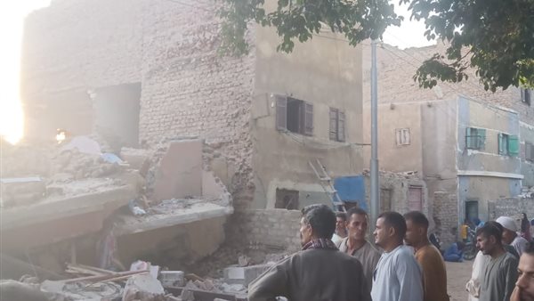 انهيار عقار مكون