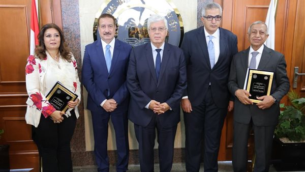 جانب من افتتاح وزير