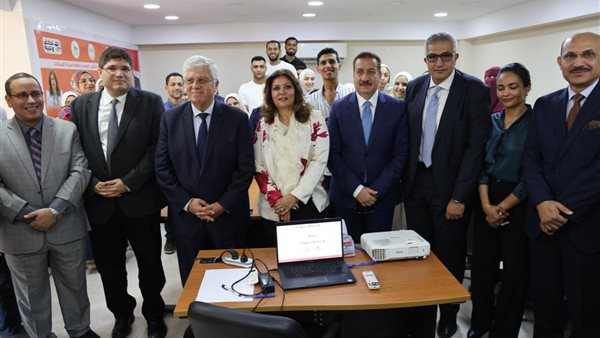 جانب من افتتاح كلية